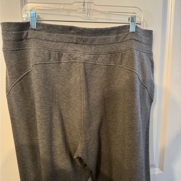 Athleta joggers like new size 2X - Picture 3 of 3